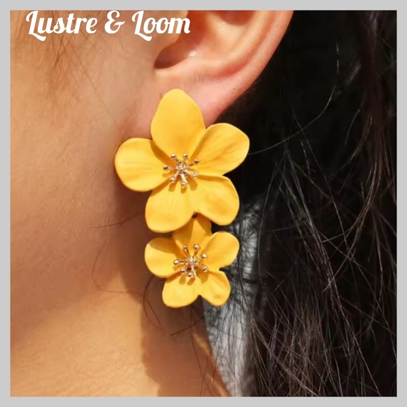 Fiji Floral Earrings - Picture 3 of 7